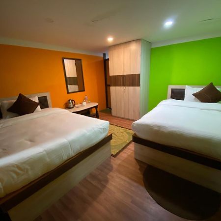 Chareli Resort ナガルコット エクステリア 写真