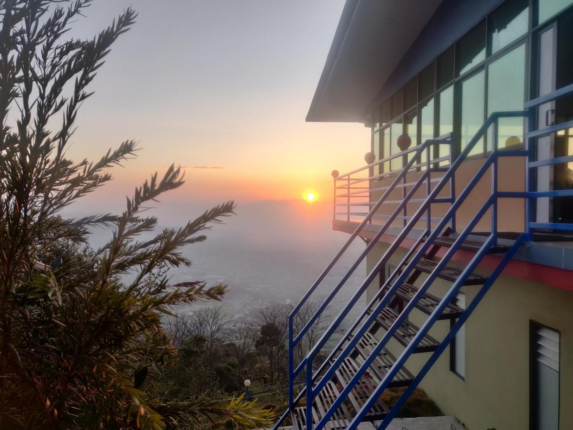 Chareli Resort ナガルコット エクステリア 写真